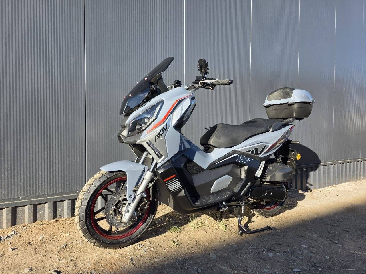 Фото Скутер Smart T12 ADV 200 EFI
