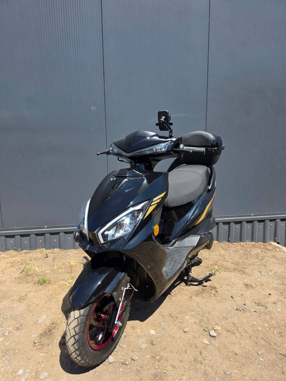 Скутер Sonlink M12 